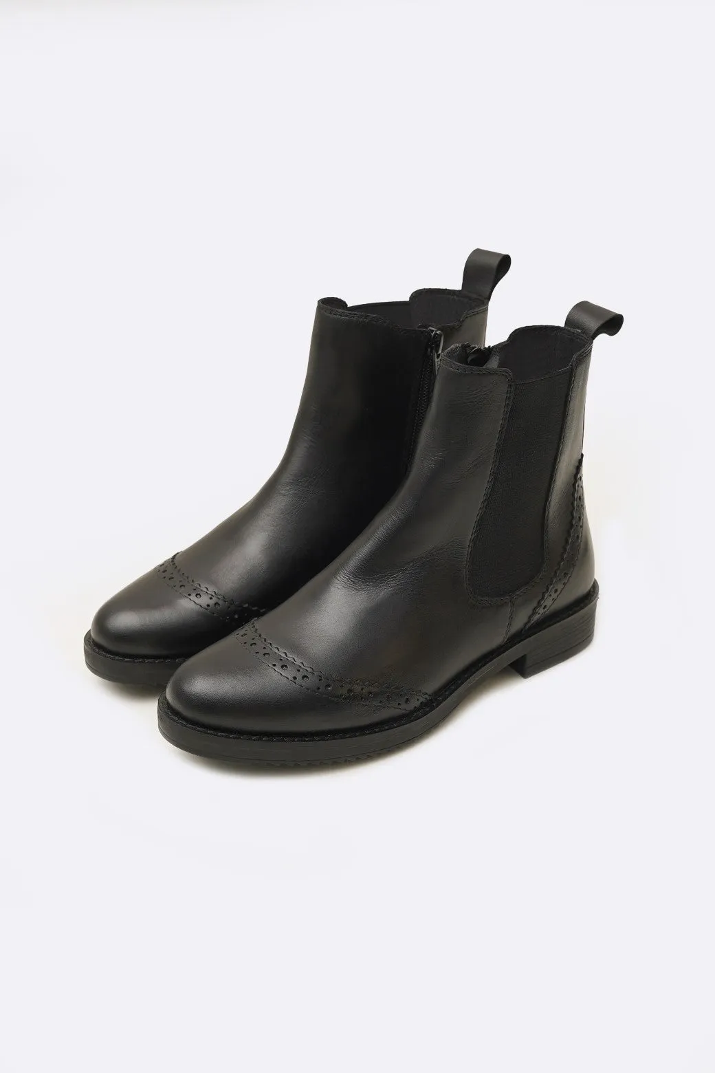BROGUE LEATHER BOOTS