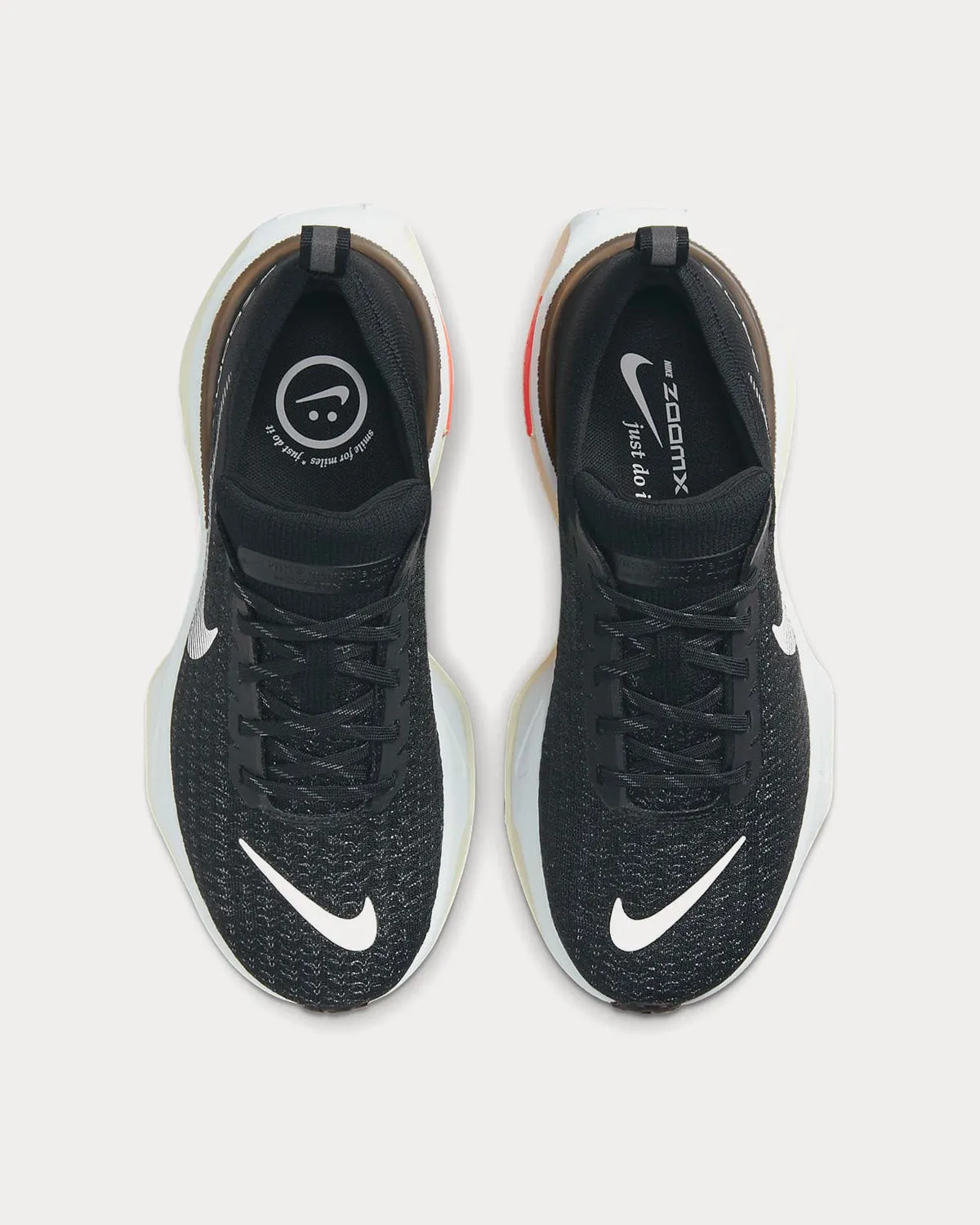 Invincible 3 Black / Dark Grey / White / White Running Shoes