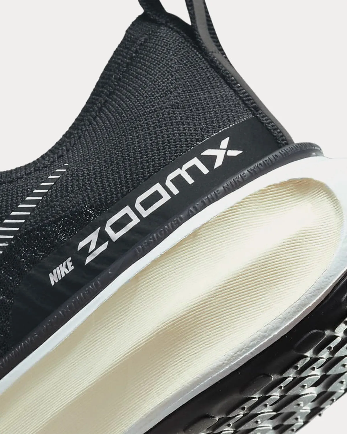 Invincible 3 Black / Dark Grey / White / White Running Shoes