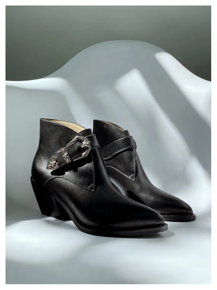 LUXE SEVEN DESIGN BUCKLE DETAIL HEELED CHELSEA BOOTS IN BLACK