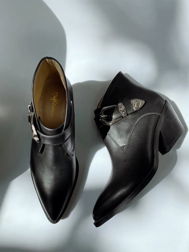 LUXE SEVEN DESIGN BUCKLE DETAIL HEELED CHELSEA BOOTS IN BLACK