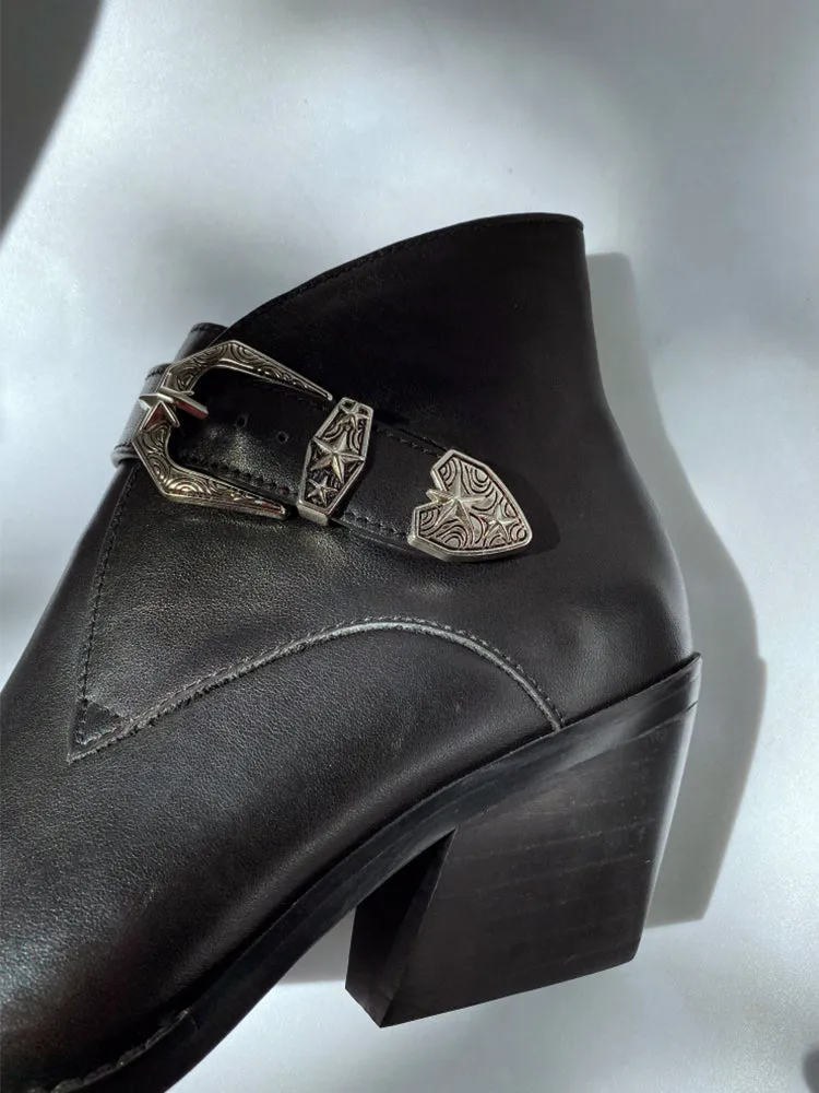 LUXE SEVEN DESIGN BUCKLE DETAIL HEELED CHELSEA BOOTS IN BLACK