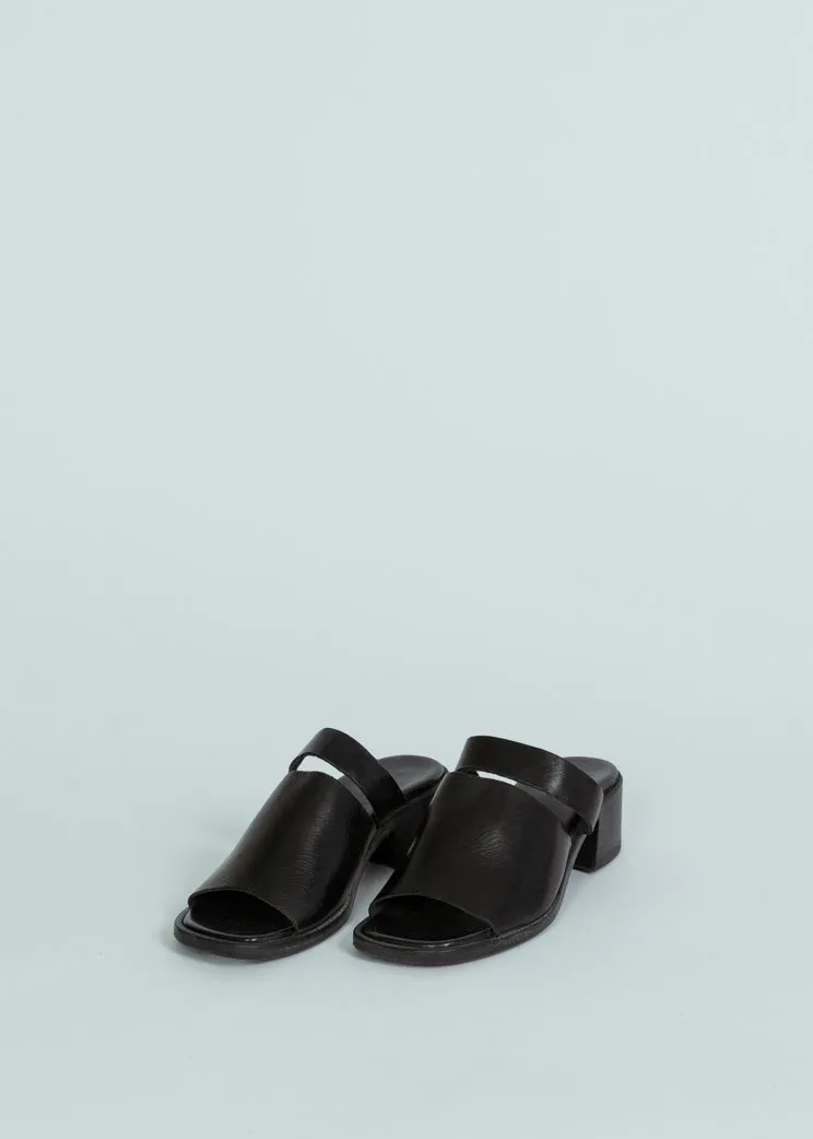 MOMA Black Leather Pecos Sandal