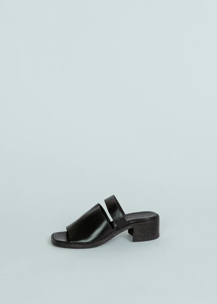 MOMA Black Leather Pecos Sandal