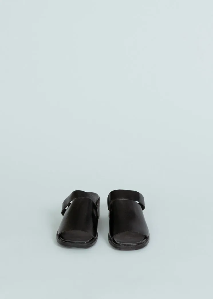 MOMA Black Leather Pecos Sandal