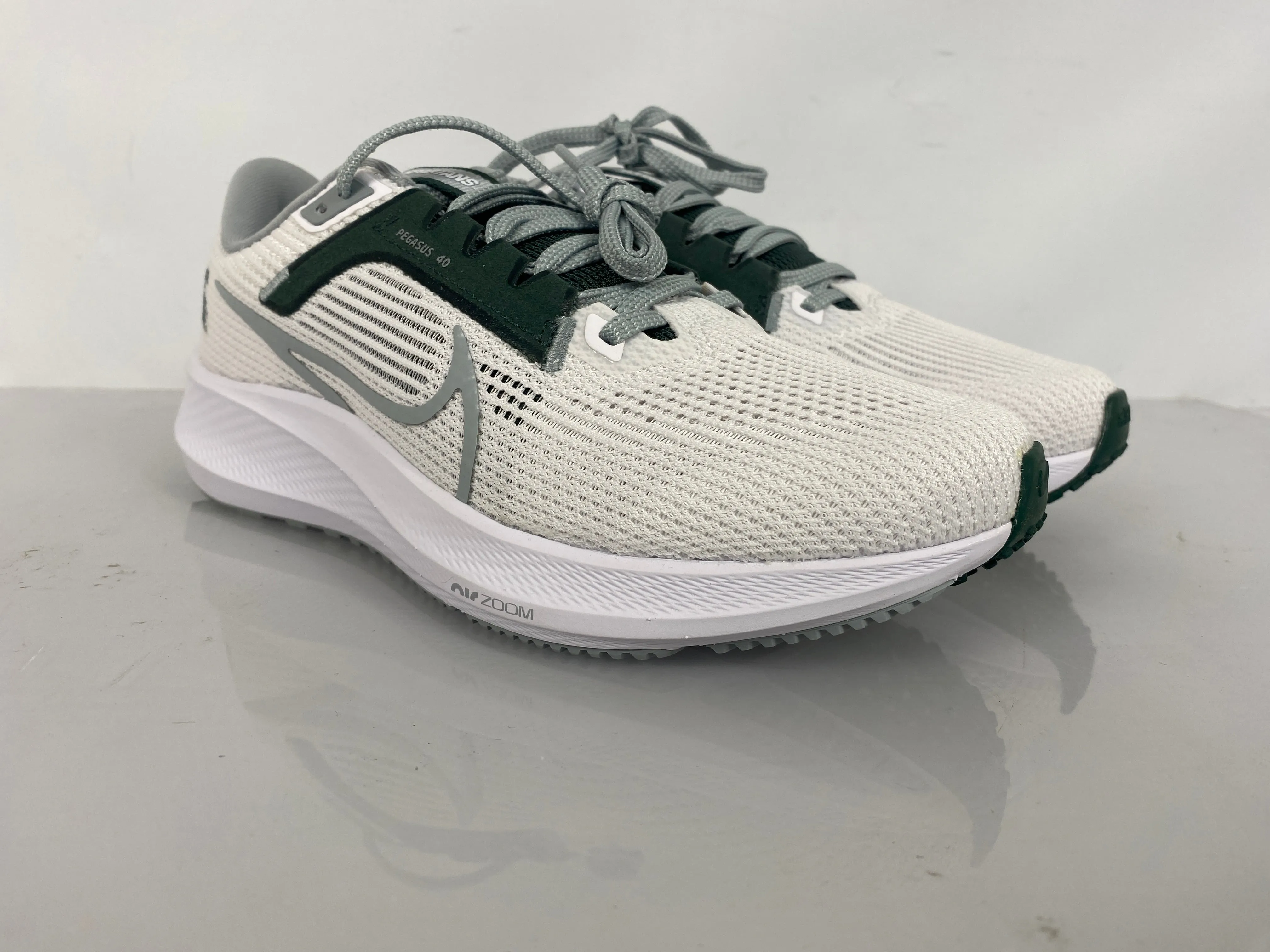 Nike White/Silver Zoom Pegasus 40 Running Shoes Men's Size 6