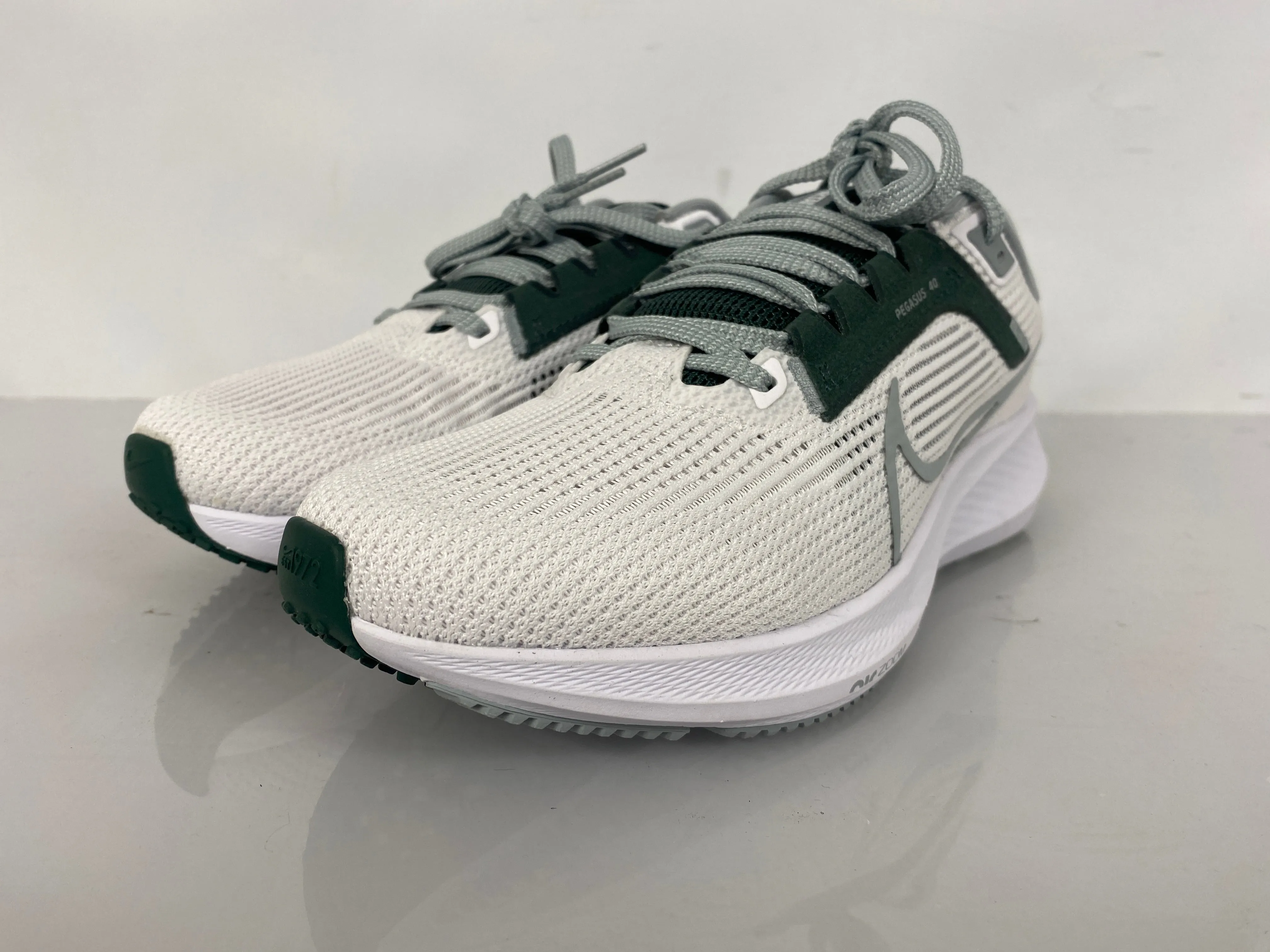 Nike White/Silver Zoom Pegasus 40 Running Shoes Men's Size 6