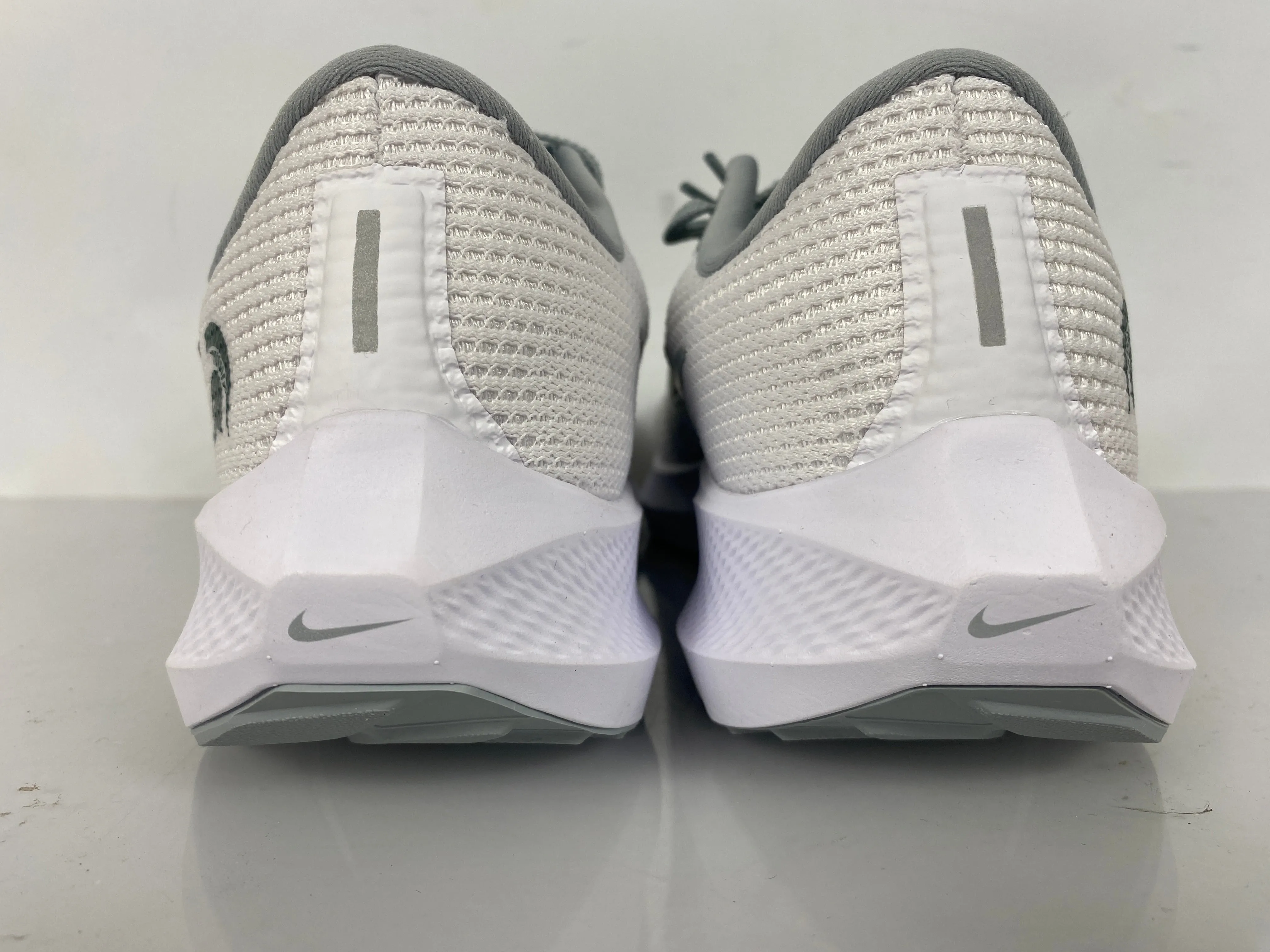 Nike White/Silver Zoom Pegasus 40 Running Shoes Men's Size 6