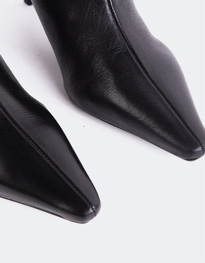 Ostara Black Leather