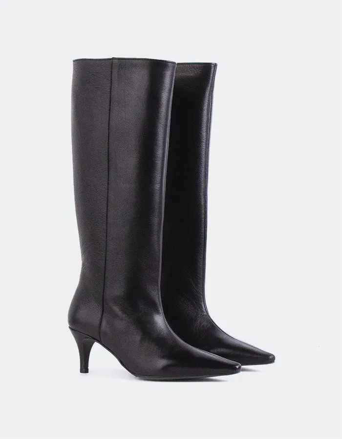 Ostara Black Leather