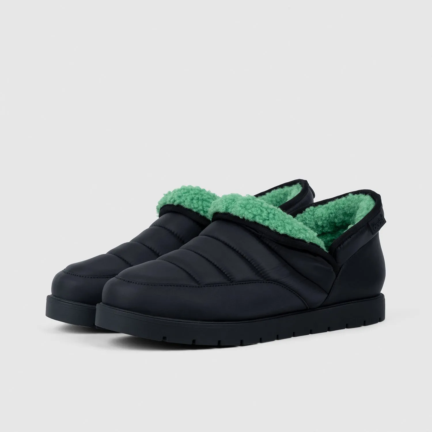 Schwarze Pufferstiefel