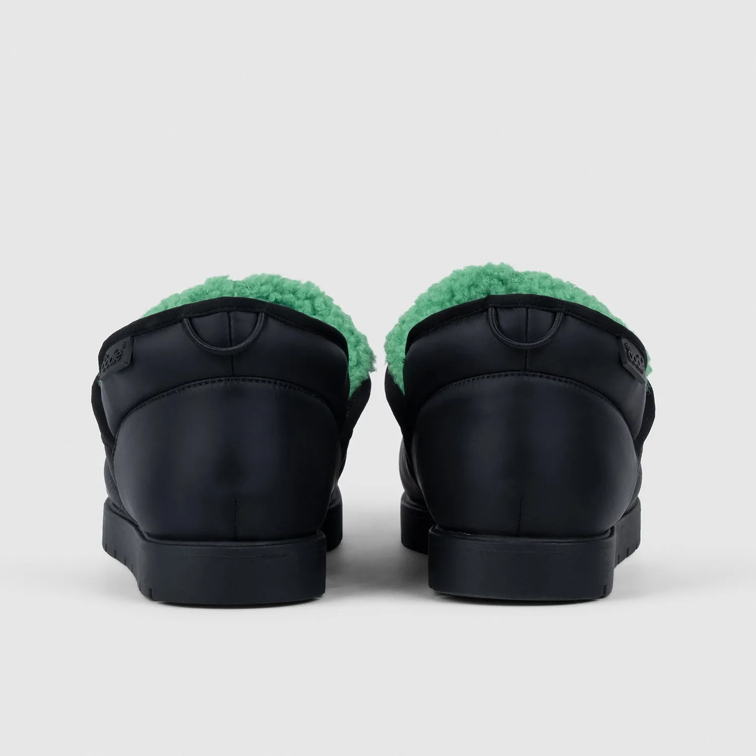 Schwarze Pufferstiefel