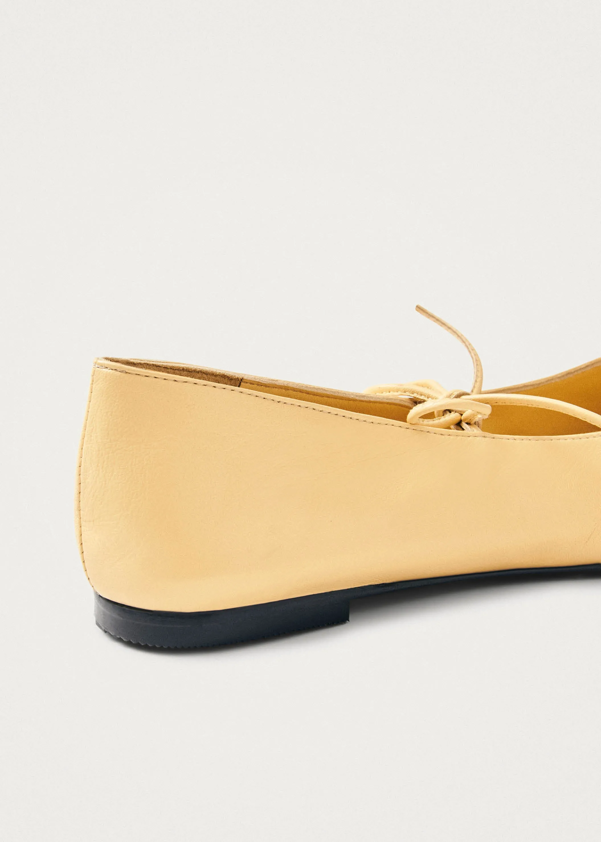 Sway Vanilla Leather Ballet Flats