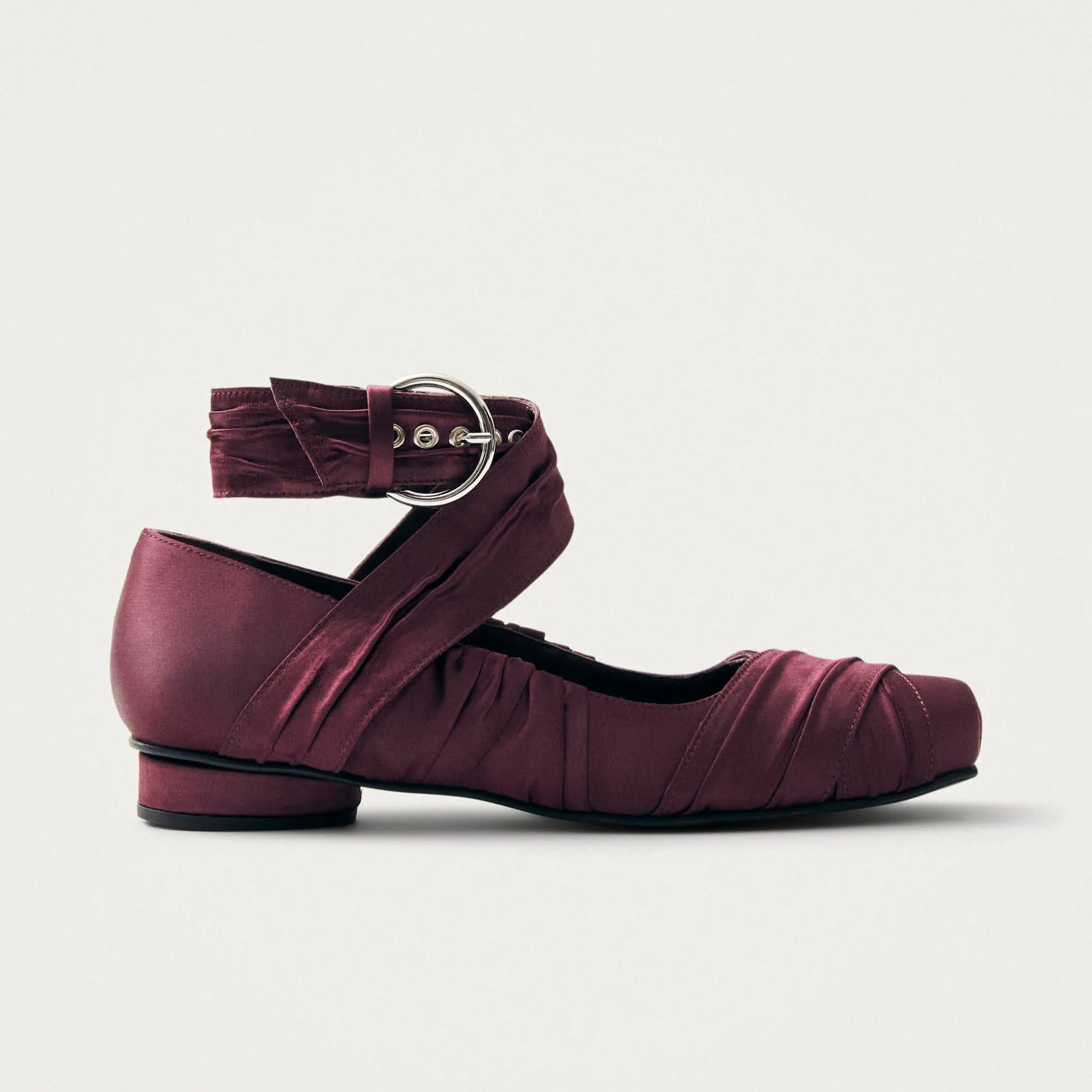 Volant Silky Burgundy Ballet Flats